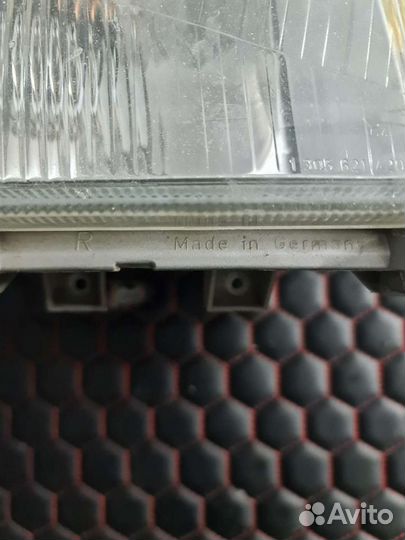 Фара правая Mercedes W140