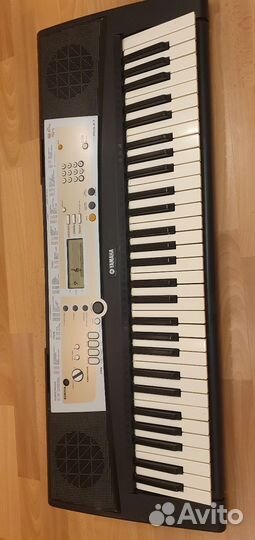 Синтезатор yamaha psr r200