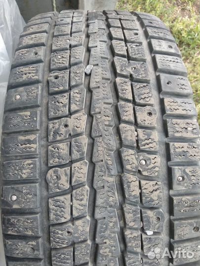 Dunlop SP Winter Ice 01 215/55 R16