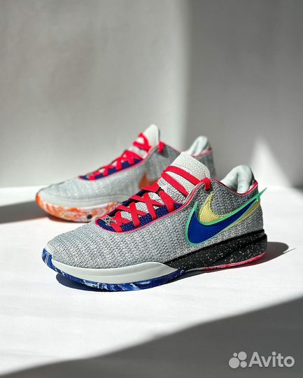 Баскетбольные кроссовки Nike Lebron 20