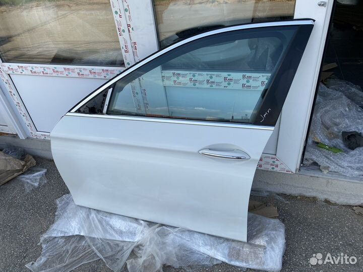 Передняя левая дверь BMW f10 белая