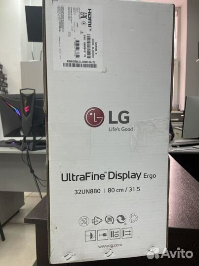 Монитор LG 32UN880-B черный 32 дюйма