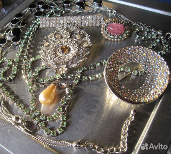 Винтажные броши СССР, Чехия