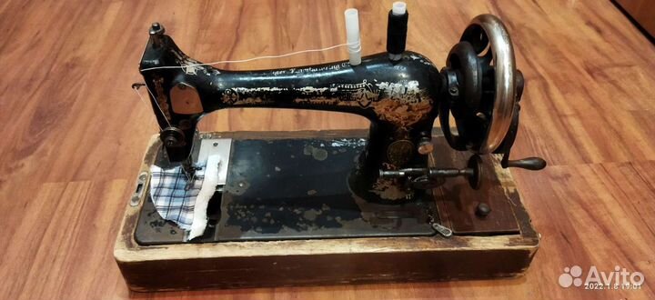Швейная машинка сингер