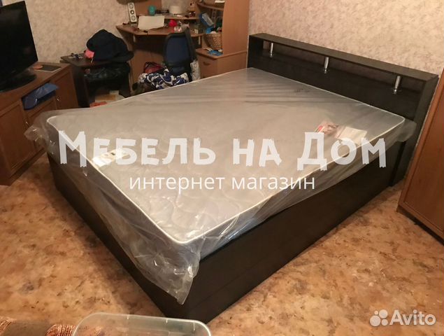 Кровать