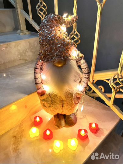 Гном светящийся на 14 февраля декор