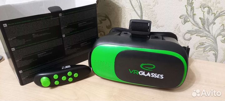 Очки виртуальной реальности с пультом