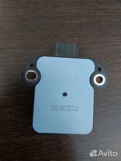 Датчик курсовой устойчивости Toyota Land Cruiser