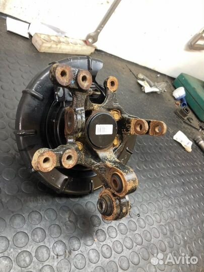 Кулак задний правый Hyundai IX35