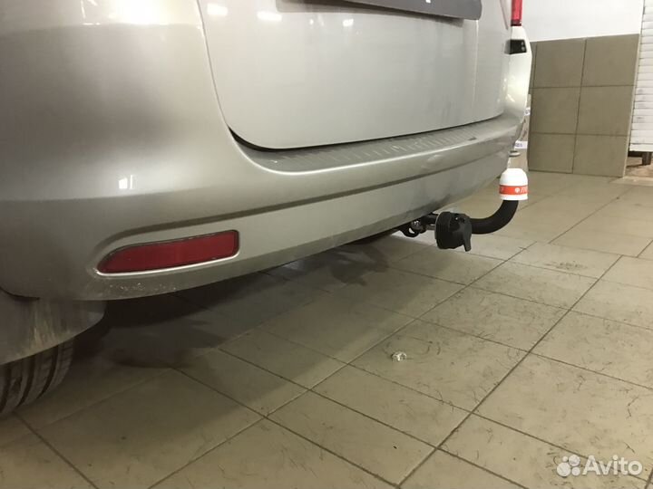 Фаркоп Трейлер для LADA Largus (вкл.Cross) 2012