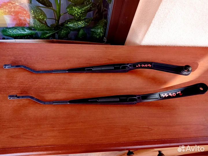 Поводки дворников Subaru Forester SF