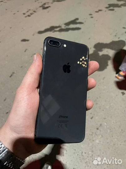 iPhone 8 Plus, 64 ГБ