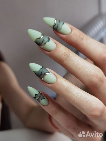 Маникюр и педикюр