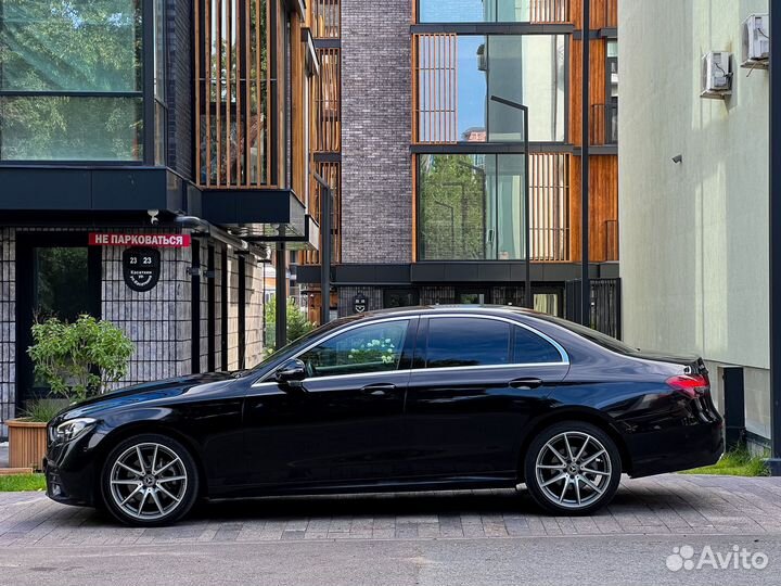 Аренда Mercedes E без водителя