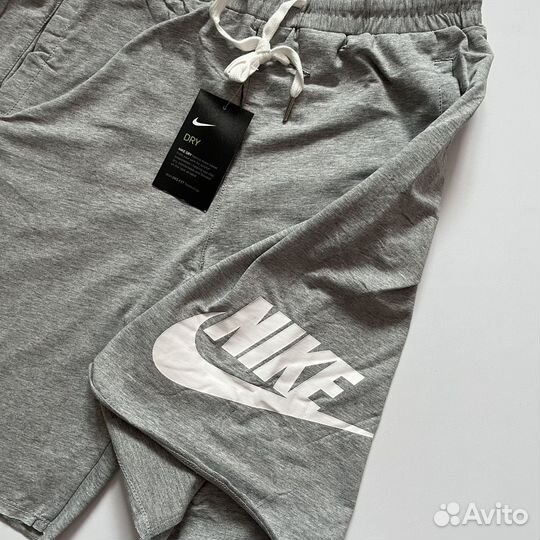 Шорты Nike