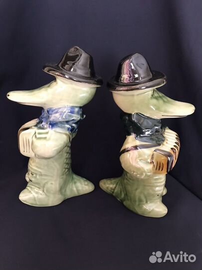 Крокодил Гена с гармошкой.Фаянс.СССР.Статуэтки