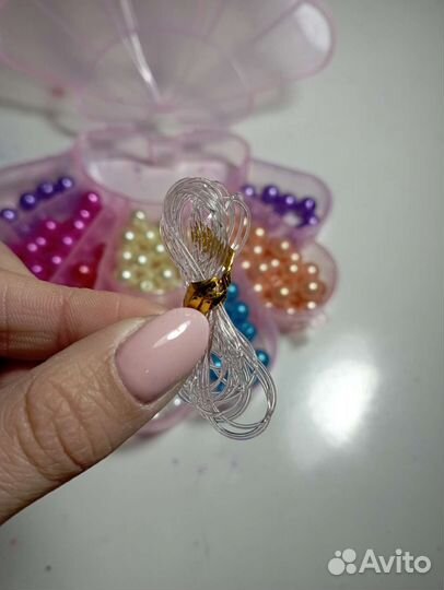 Набор из бусин