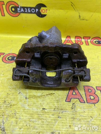 Суппорт задний правый Mazda Mazda3 BK Z6 2003