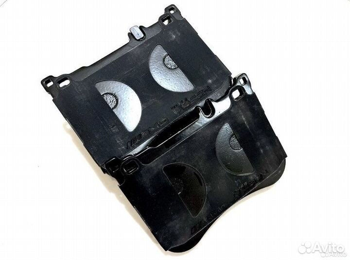 Передние тормозные колодки Е53