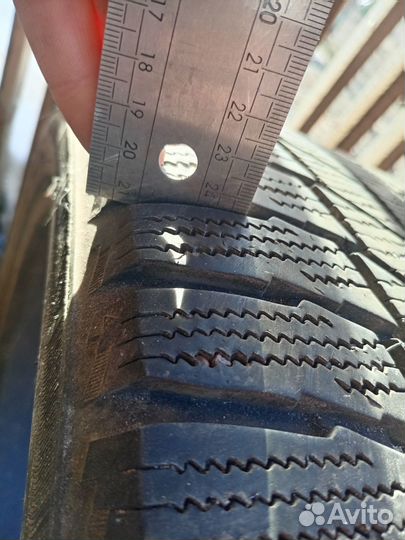 Triangle PL01 235/40 R18