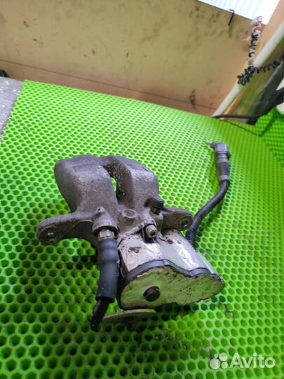 Тормозной суппорт задний ауди а8 д3
