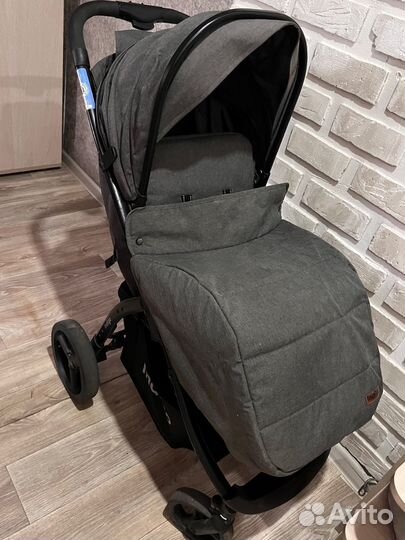 Коляска прогулочная