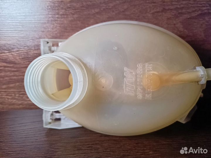 Бачок расширительный Renault Logan 2 c крышкой