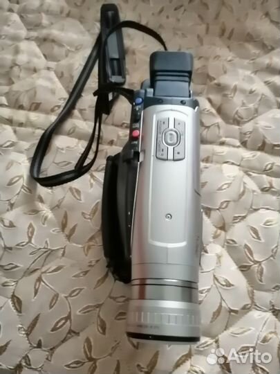 Видеокамера Panasonic RZ-9