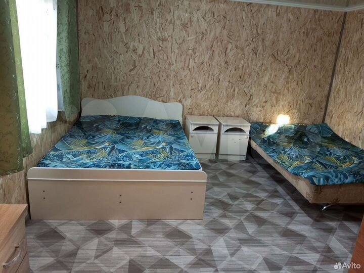 Комната 37 м² в 3-к., 1/1 эт.