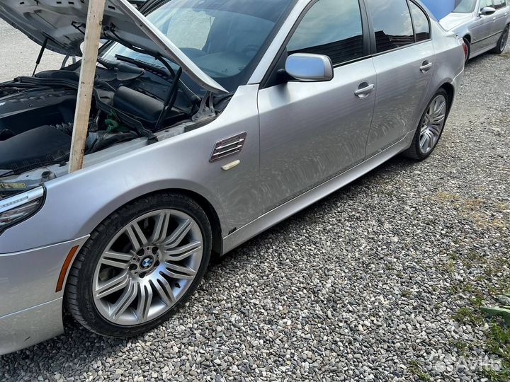 В разборе бмв е60 550 i 2007 года