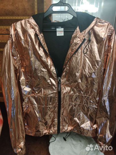 Ветровка женская