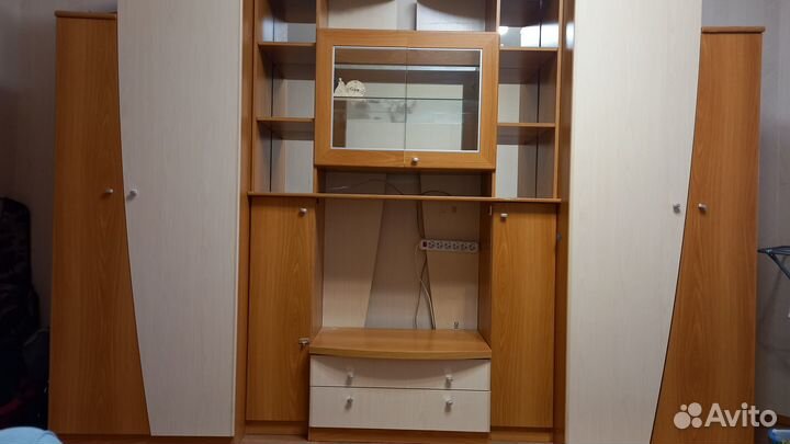 Стенка в гостиную