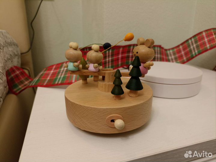 Музыкальная карусель заводные игрушки