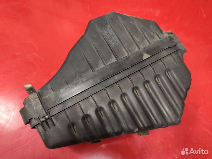 Корпус воздушного фильтра Toyota Estima