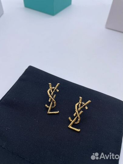 Стильные серьги золото