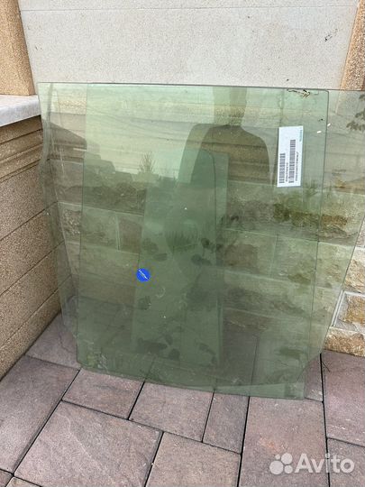 Стекла задние дверей Тойота Ленд крузер 200