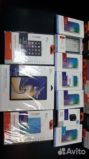 Защитные стёкла и чехлы