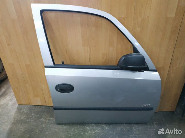 Дверь передняя правая Opel Meriva A минивэн 2005