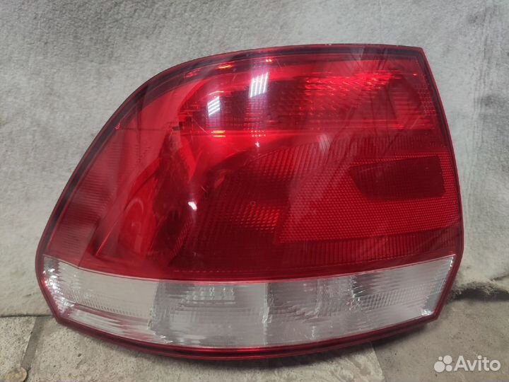 Фонарь левый Volkswagen Polo седан