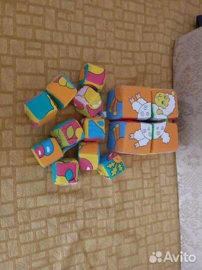 Развивающие игрушки для малышей пакетом