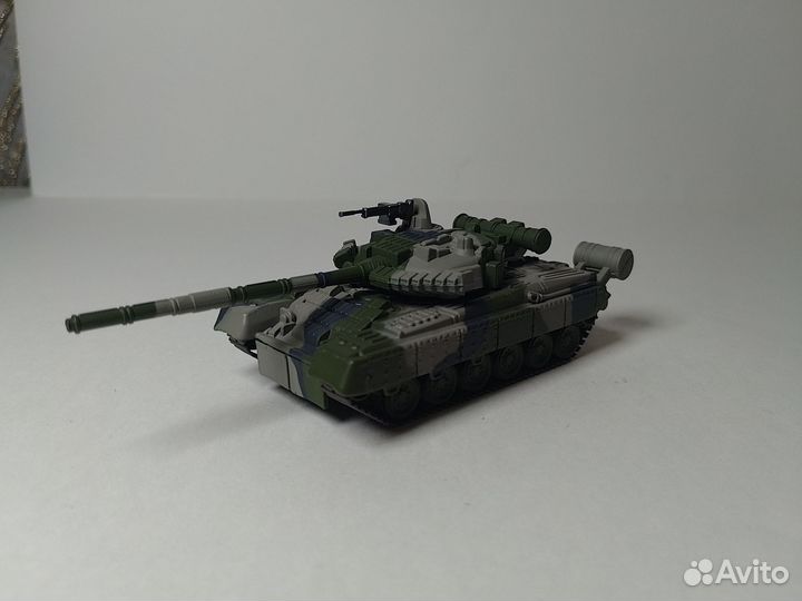 Танк Т-80 1:72