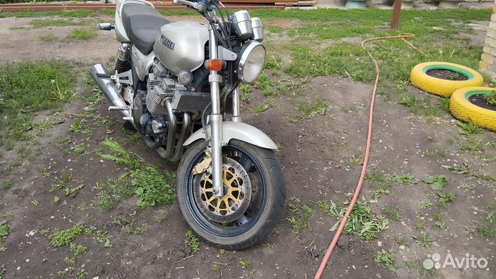 Yamaha xjr 1200