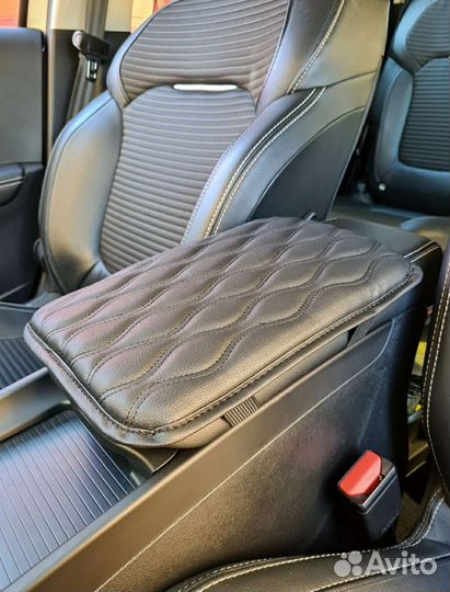 Чехол на подлокотник автомобиля