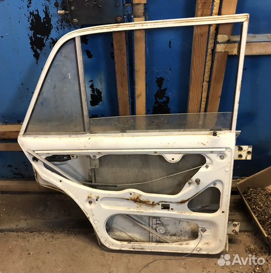 Продам заднюю левую дверь на ваз 2106