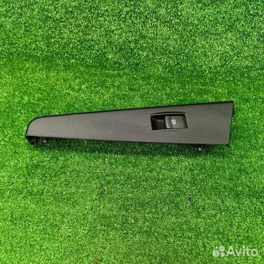 Кнопка стеклоподъемника двери задней левой