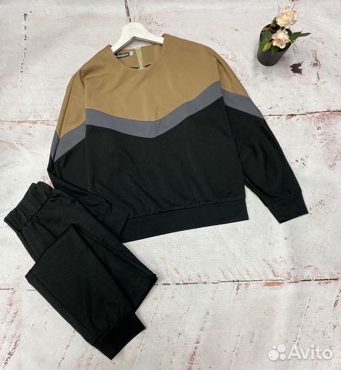 Спортивный костюм