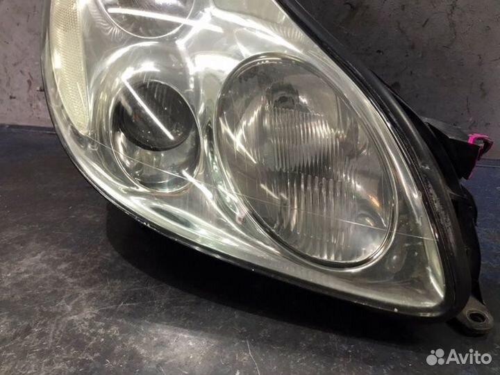 Фара ксенон правая Lexus Sc430 UZZ40