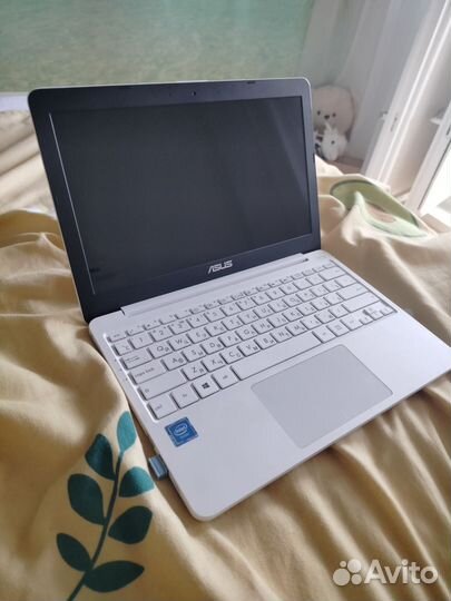 Ноутбук asus