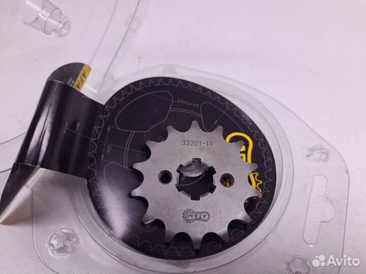 Suzuki/Kawasaki Звездочка передняя Новая 33201-14