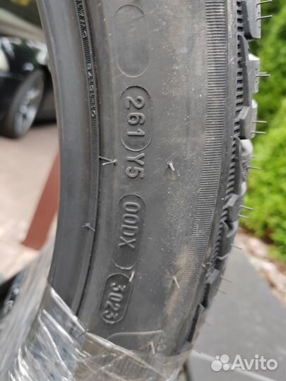 Michelin Pilot Alpin 5 255/40 R21 и 285/35 R21 102V